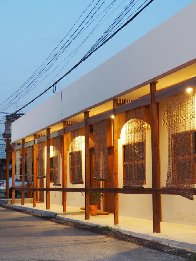 Makai Nap Hotel Thai Mueang Exterior photo